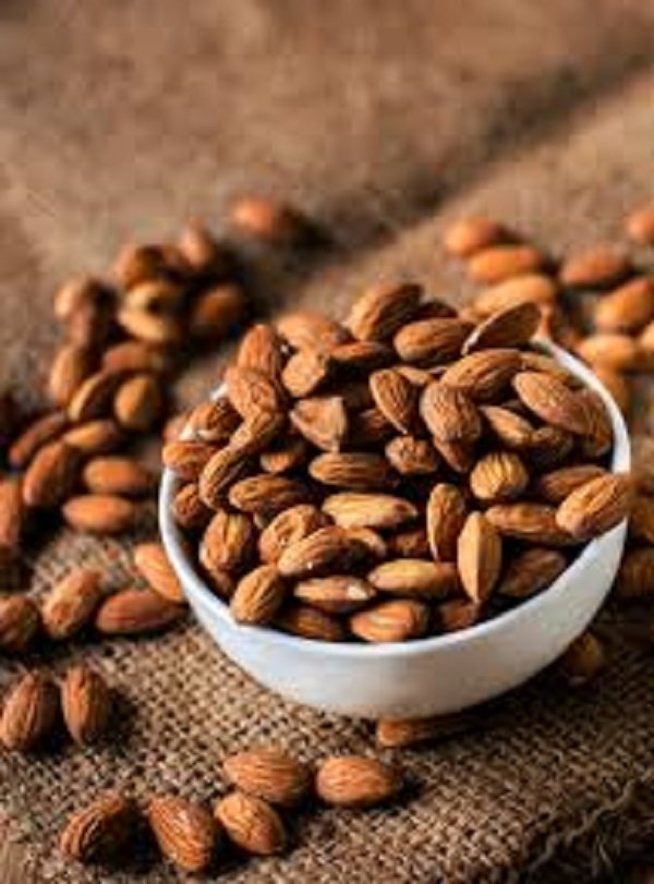 Consumir almendras ayuda a mejorar la salud-Imagen tomada de Phxere Consumir almendras ayuda a mejorar la salud-Imagen tomada de Phxere