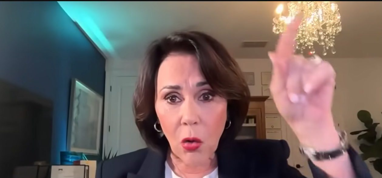 Susan Constantine breaks down doorbell camera footage | Source: YouTube/@livenowfox