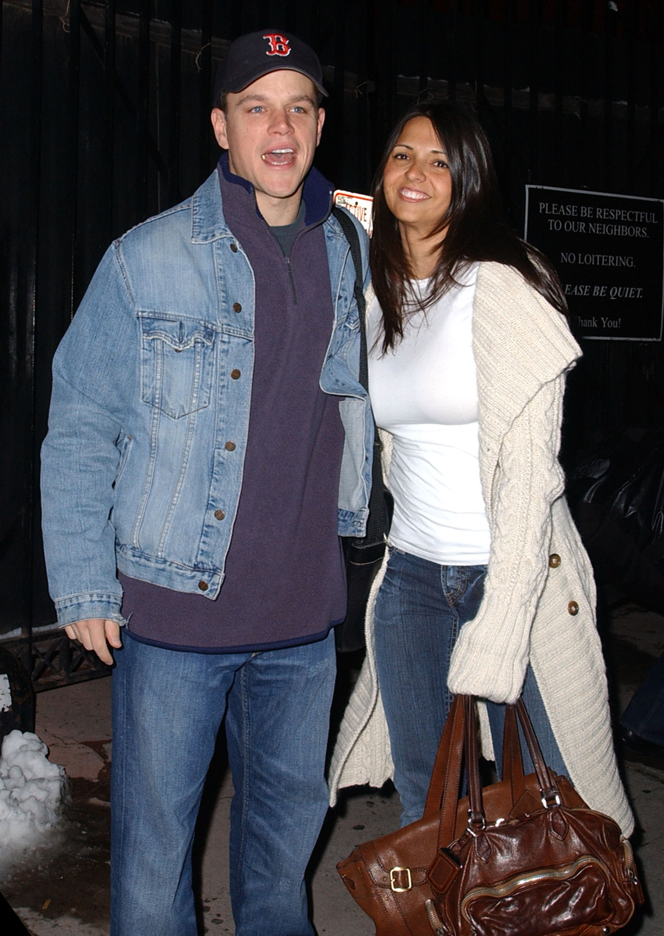 Matt Damon and Luciana Bozan leave a midtown apartment on December 10, 2005 in New York City | Source: Getty Images