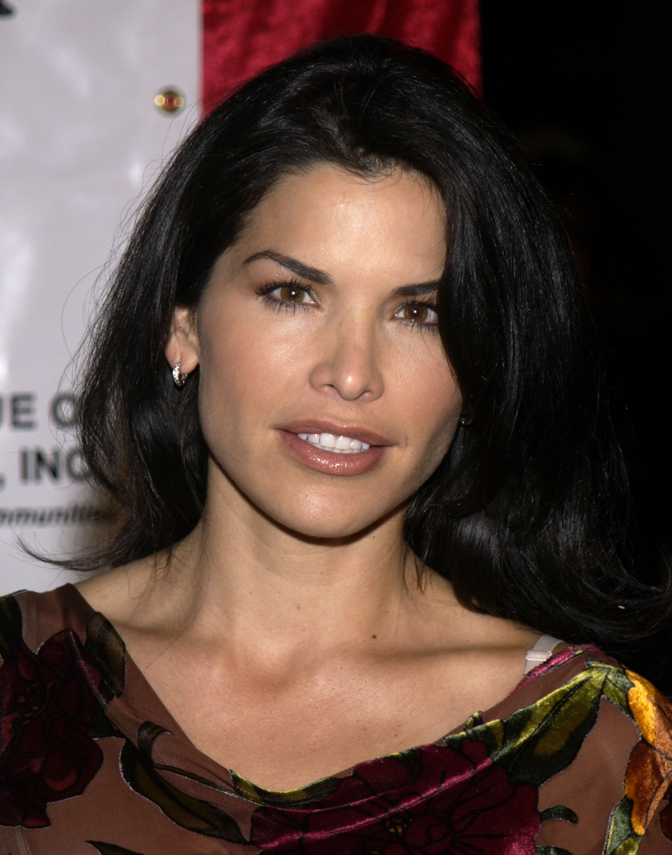 Lauren Sánchez attends the Junior League of Los Angeles "Viva Los Angeles" Casino Night in Hollywood, on October 4, 2002 | Source: Getty Images