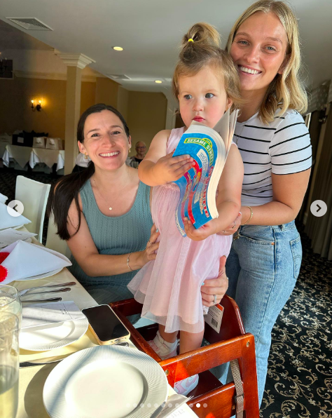 Loved ones posing for a picture prior to Blake and Teresa O'Donnell's wedding ceremony, posted on August 18, 2024 | Source: Instagram/rosie