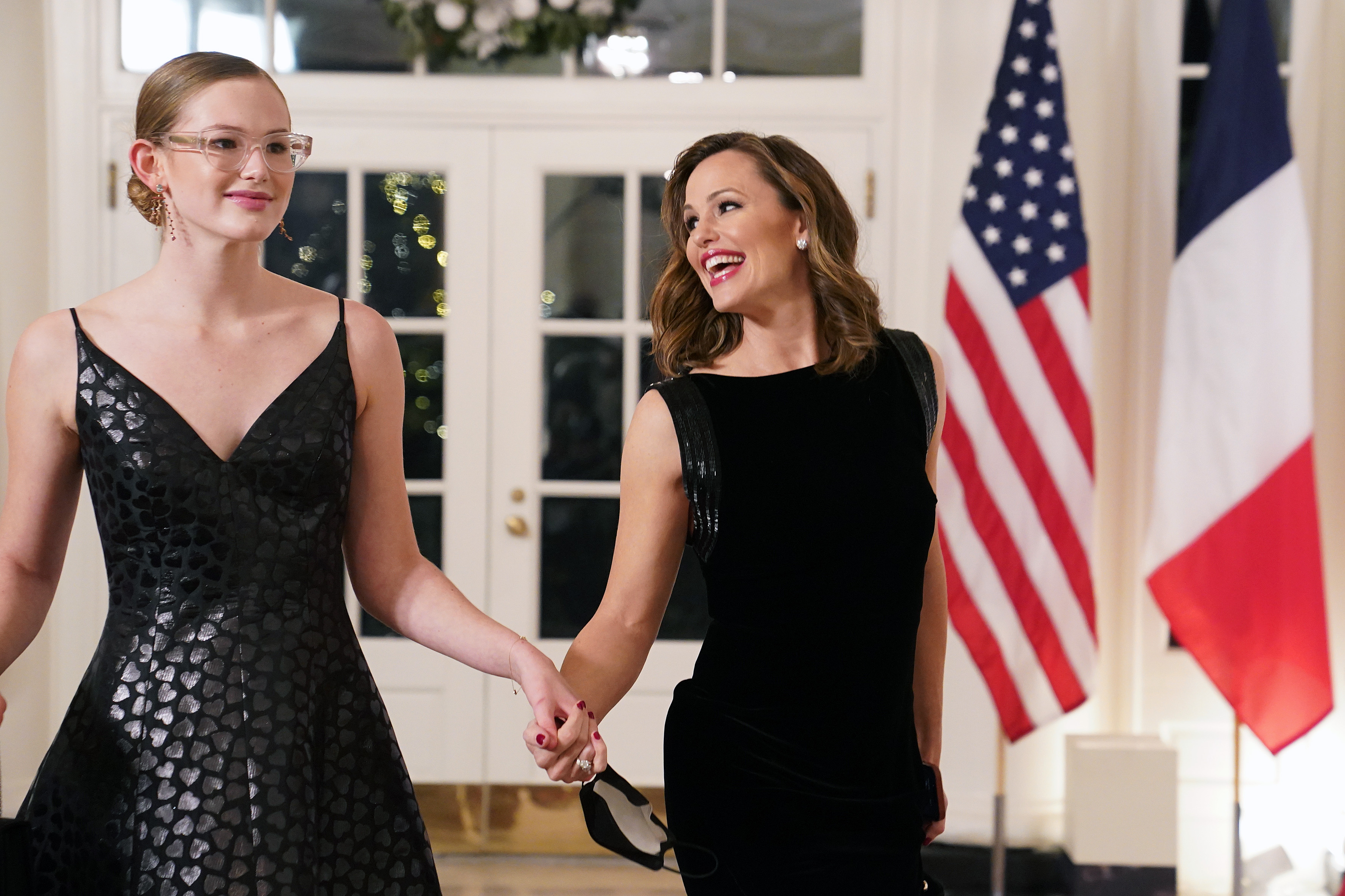 Jennifer Garner and her daughter Violet attended the White House state dinner honoring French President Emmanuel Macron in Washington, DC, on December 1, 2022 | Source: Getty Images