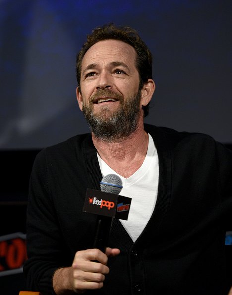  Luke Perry speaks onstage at the Riverdale Sneak Peek and Q&A during New York Comic Con | Photo: Getty Images