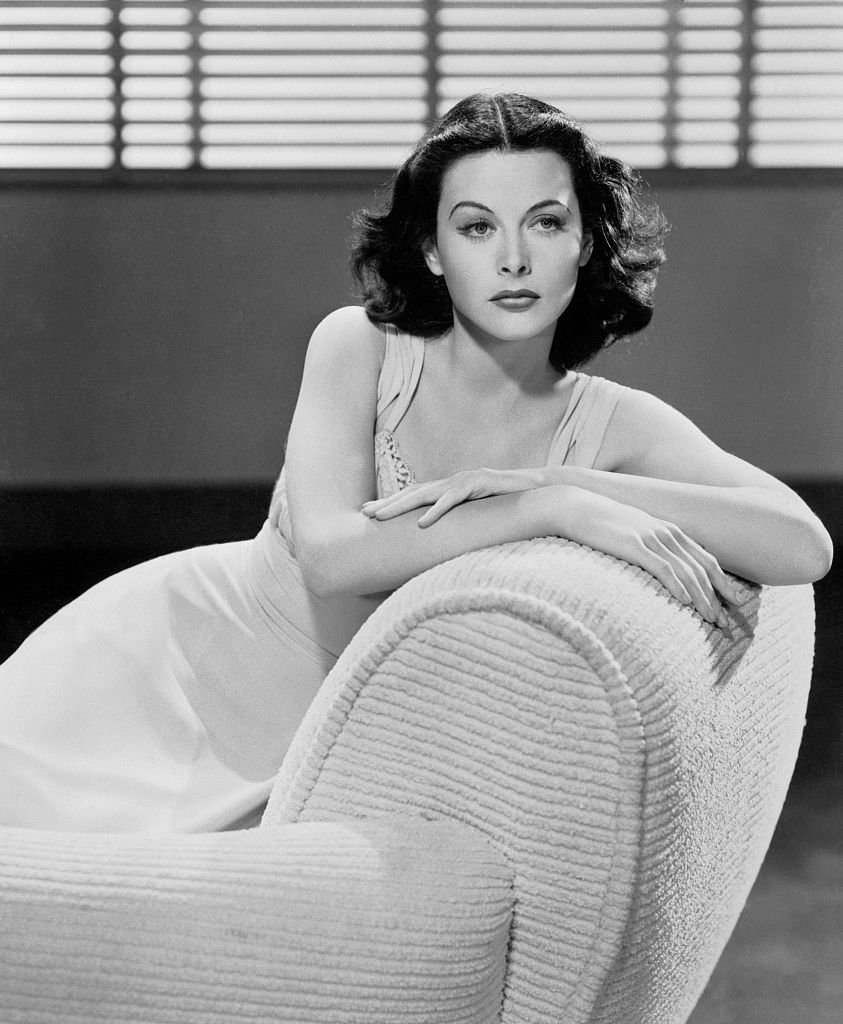 Hedy Lamarr : La Vie D'une Actrice Fatale, 6 Mariages Et L'invention Du ...