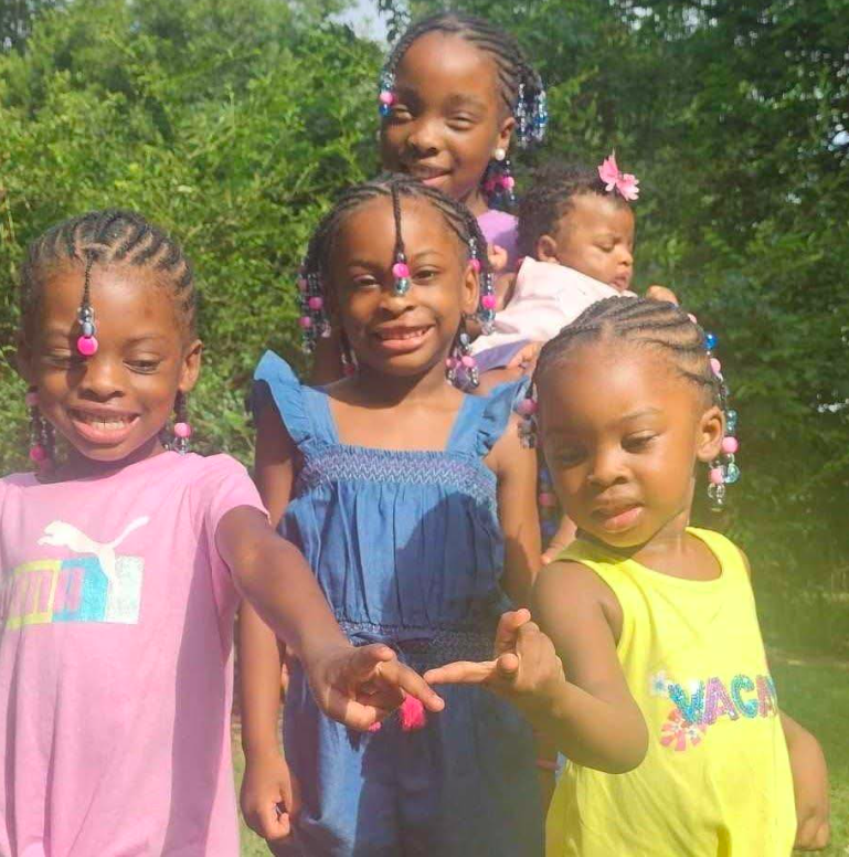 Shaneiqua Elkins' children. | Source: Facebook/Jade Charde'