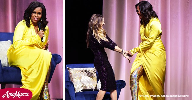 Michelle Obama radiante en vestido amarillo discute su libro con reina del estilo, Sarah Jessica Parker