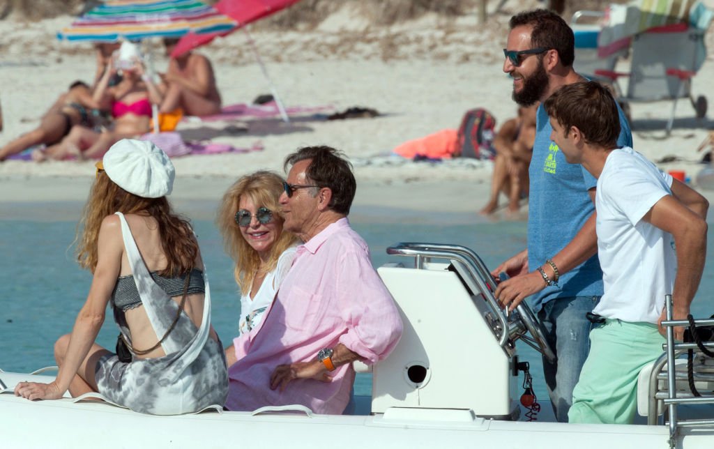 Manuel Segura con la familia Thyssen en Ibiza en 2018. | Foto: Getty Images