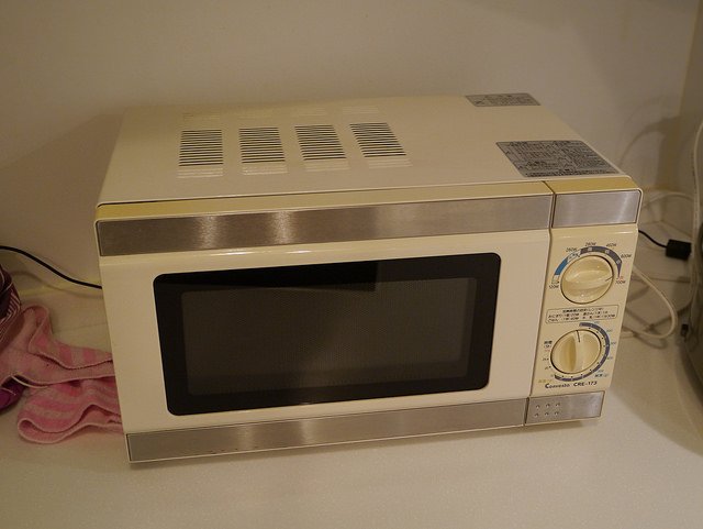 Un four à micro-ondes. l Source : Flickr Un four à micro-ondes. l Source : Flickr