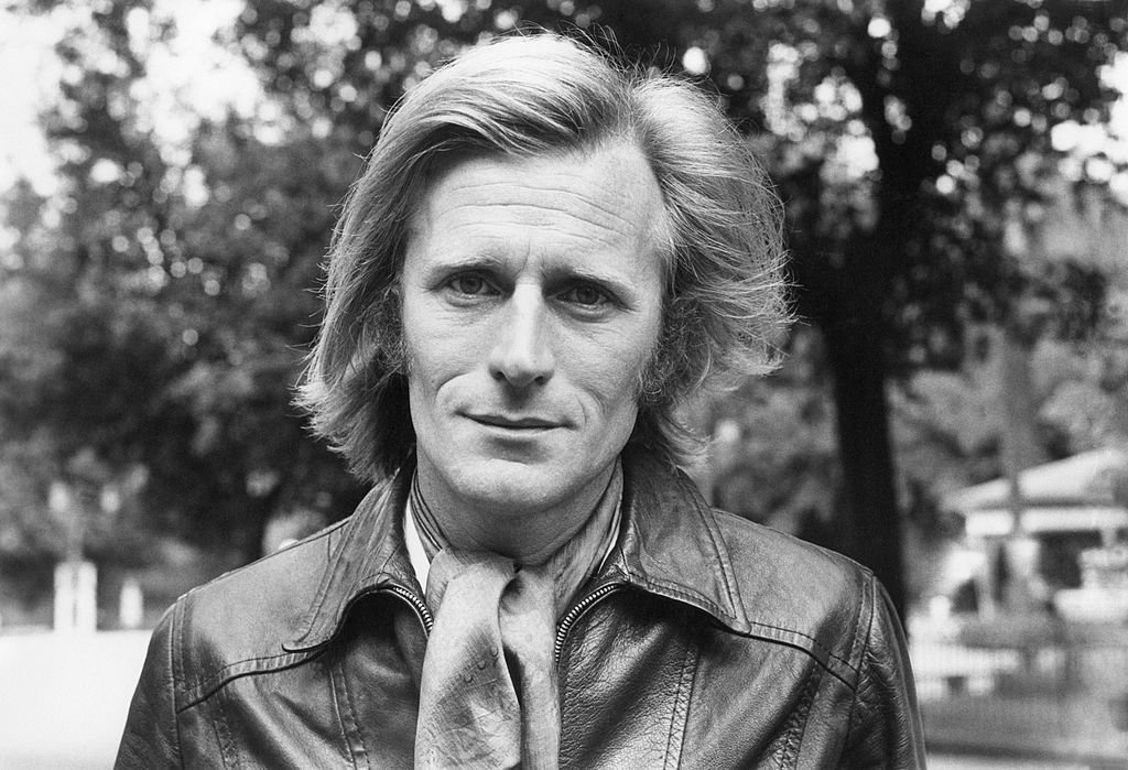 Portrait du chanteur et joueur de jazz français d'origine italienne Nino Ferrer | Photo : Getty Images Portrait du chanteur et joueur de jazz français d'origine italienne Nino Ferrer | Photo : Getty Images
