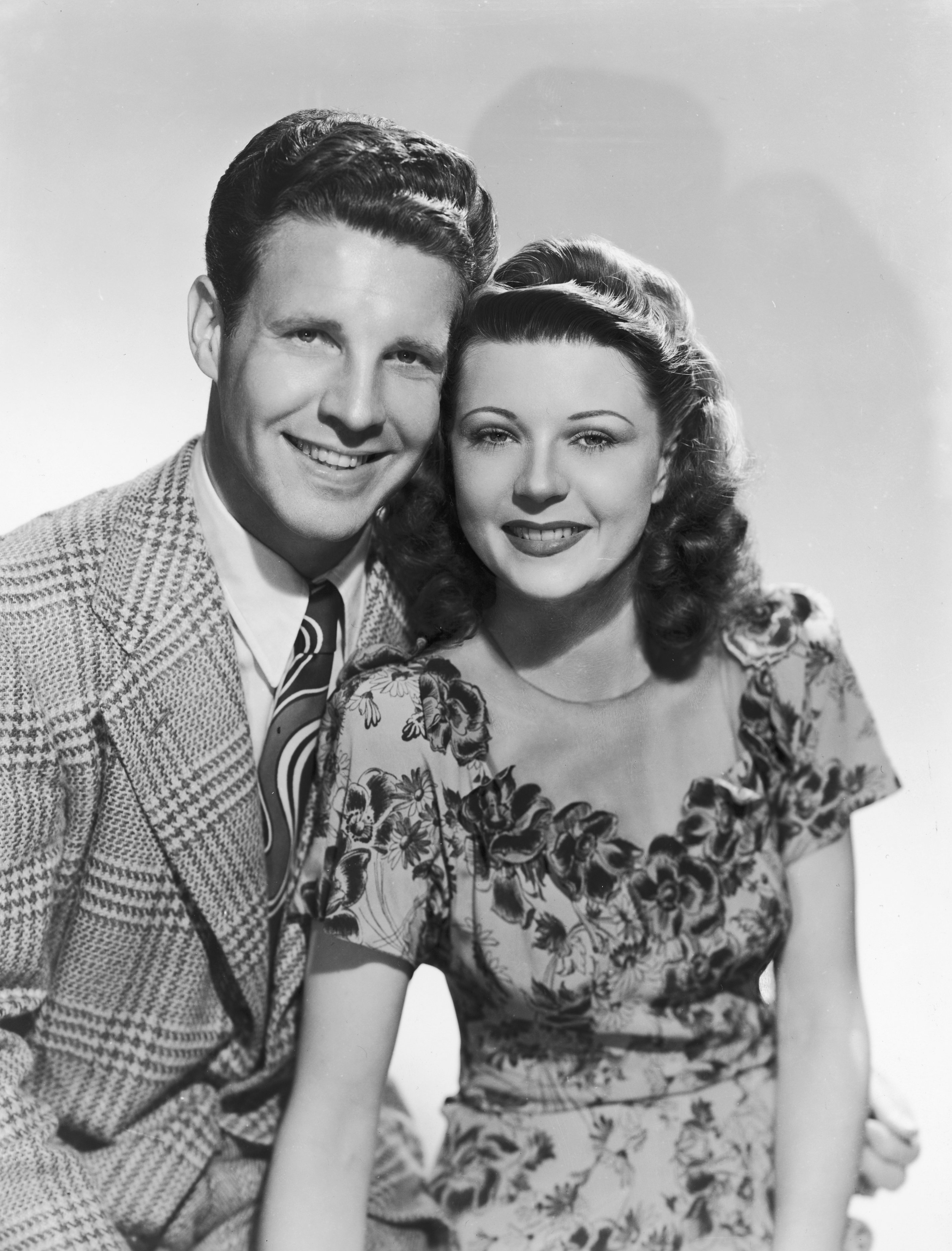 Ozzie Nelson and Harriet Hilliard in a promotional studio portrait, circa 1945. | Source: Hulton Archive/Getty Images
