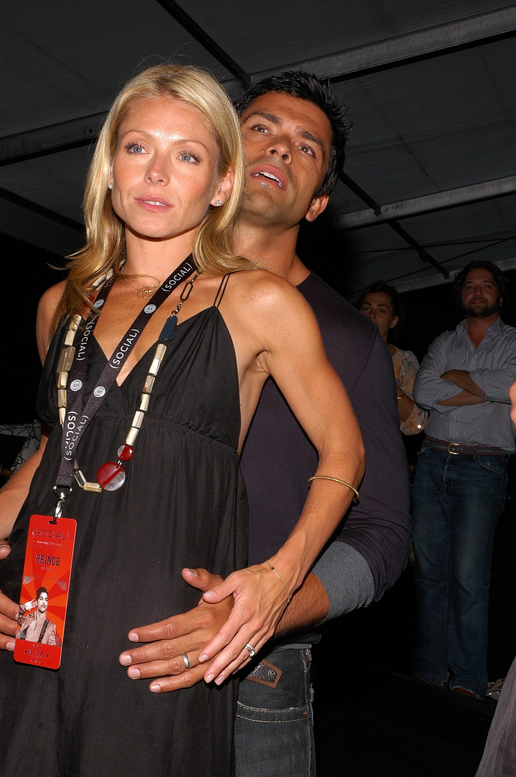 Kelly Ripa and Mark Consuelos attend the Hampton Social Ross on July 14, 2007. | Source: Getty Images