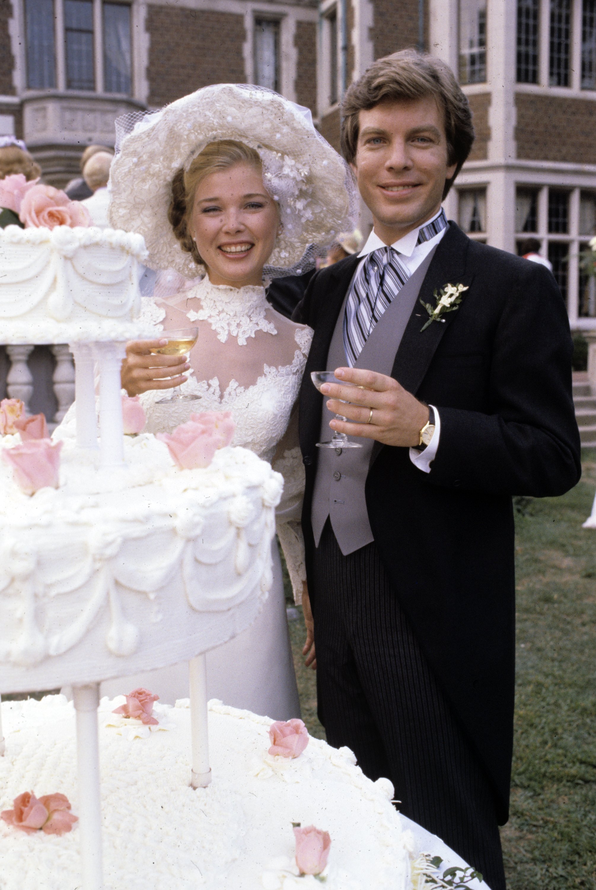 Nina (Taylor Miller) and Cliff (Peter Bergman) on the daytime soap, "All My Children" | Source: Getty Images