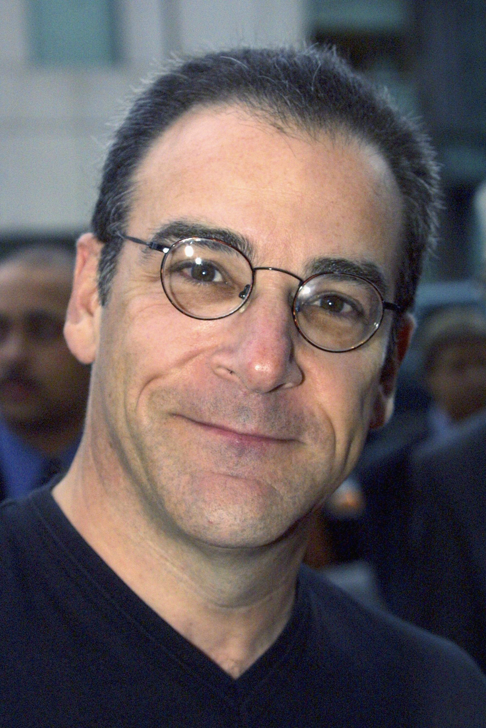 Mandy Patinkin at the premiere of "Dead Like Me" at the Academy of Motion Pictures Arts and Sciences on June 19, 2003. | Photo: GettyImages