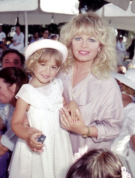 Sally Struthers and Daughter Samantha Rader during Celebrity Polo Matches on August 28, 1983 | Photo: Getty Images