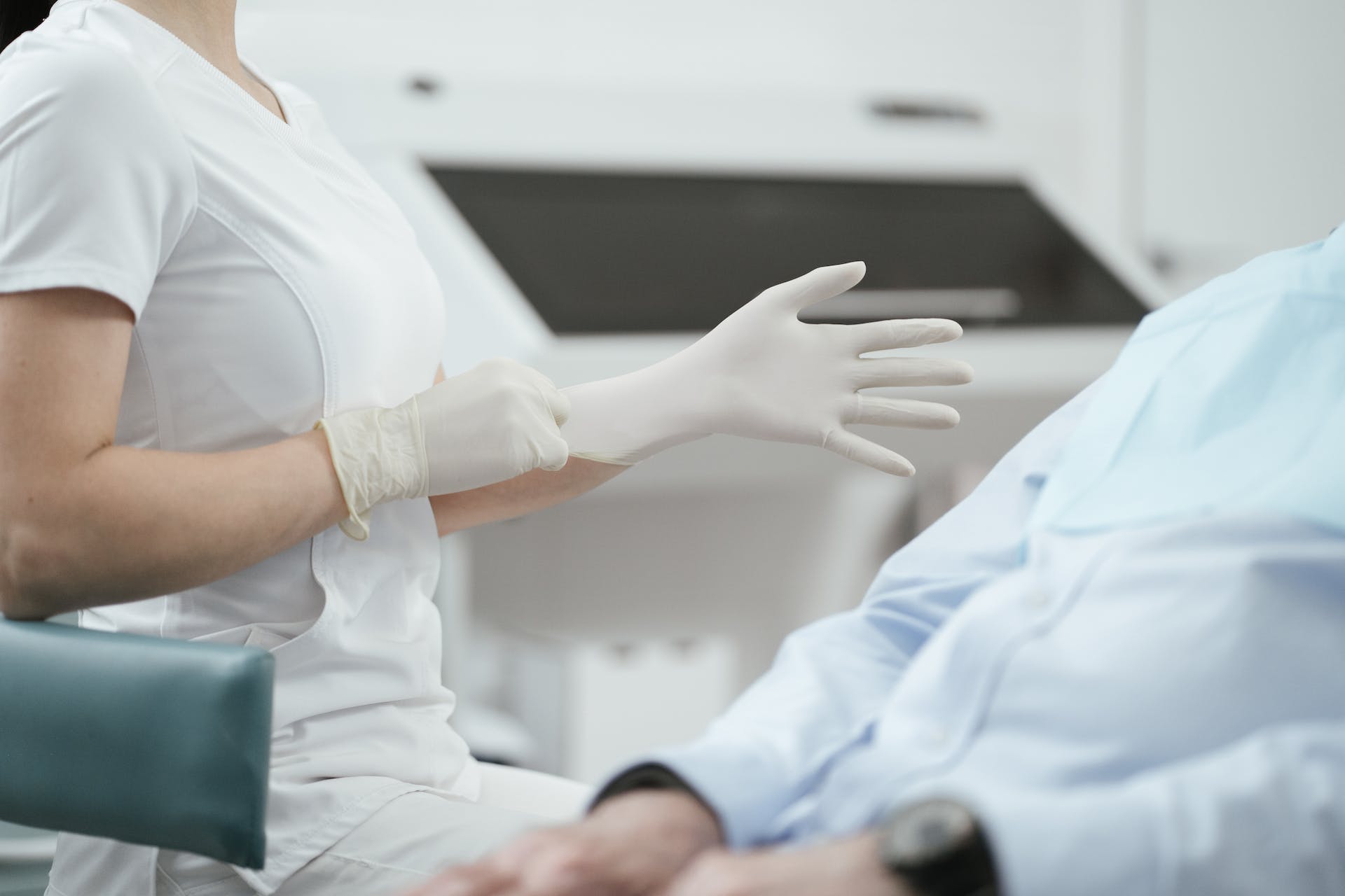 Doctor sitting close to patient | Source: Pexels