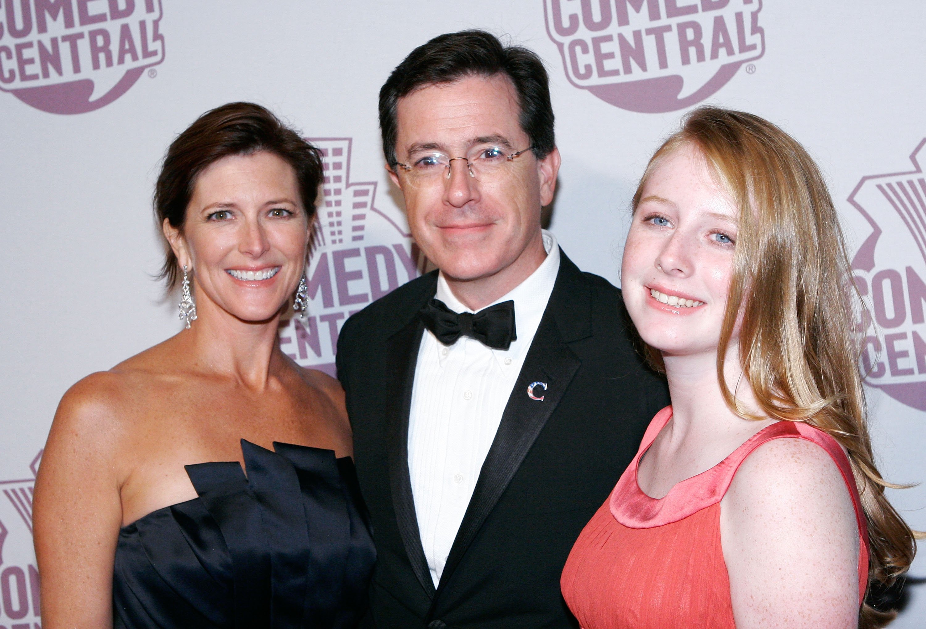  (L-R) Evelyn McGee-Colbert, her husband television personality Stephen Colbert and their daughter Madeline Colbert arrive at the Comedy Central Emmy after party at STK September 21, 2008, in Los Angeles, California. | Source: Getty Images