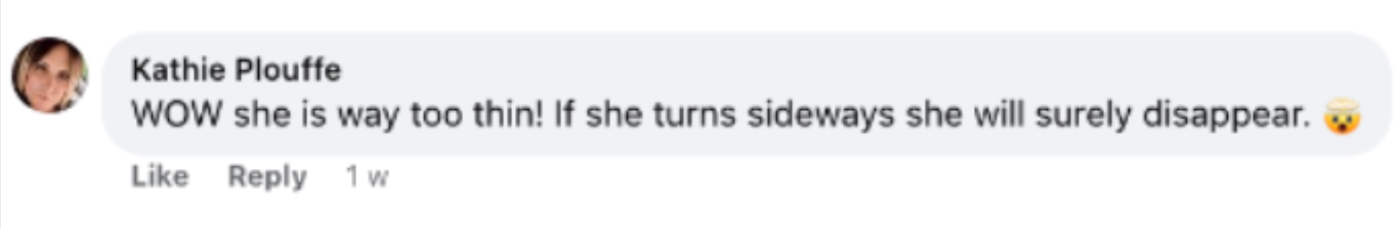 Der Kommentar eines Fans über Nicole Kidmans Aussehen am Strand von Sydney, Australien, auf dem Facebook-Post der Daily Mail am 1. März 2023 | Quelle: Facebook/Daily Mail