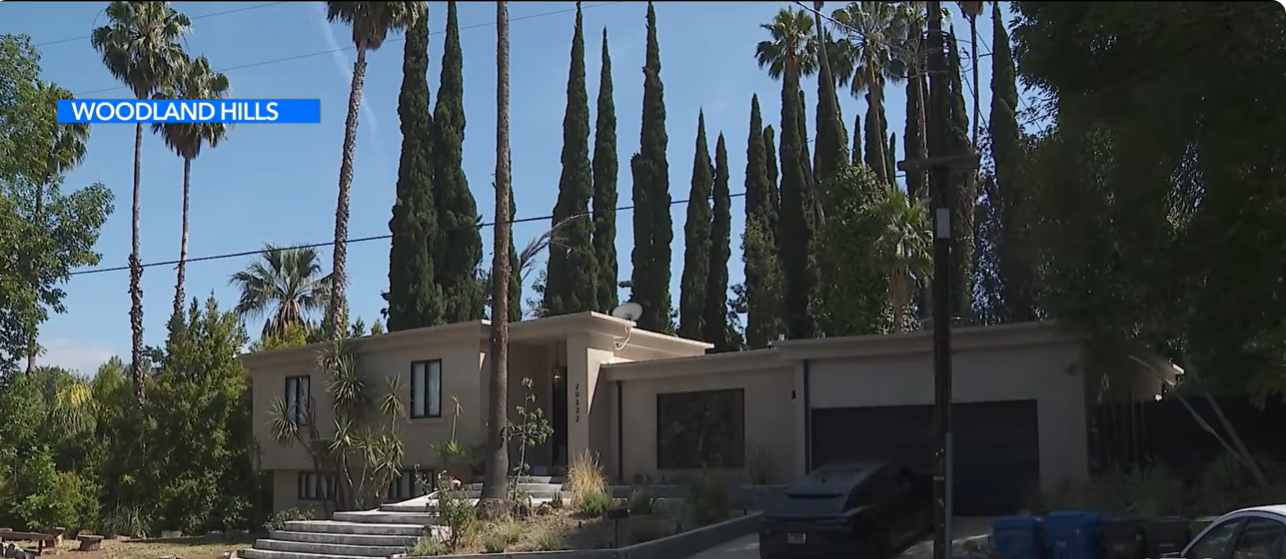 Exterior view of Brandon Clarke's Woodland Hills home where he was found dead. | Source: YouTube/KTLA 5