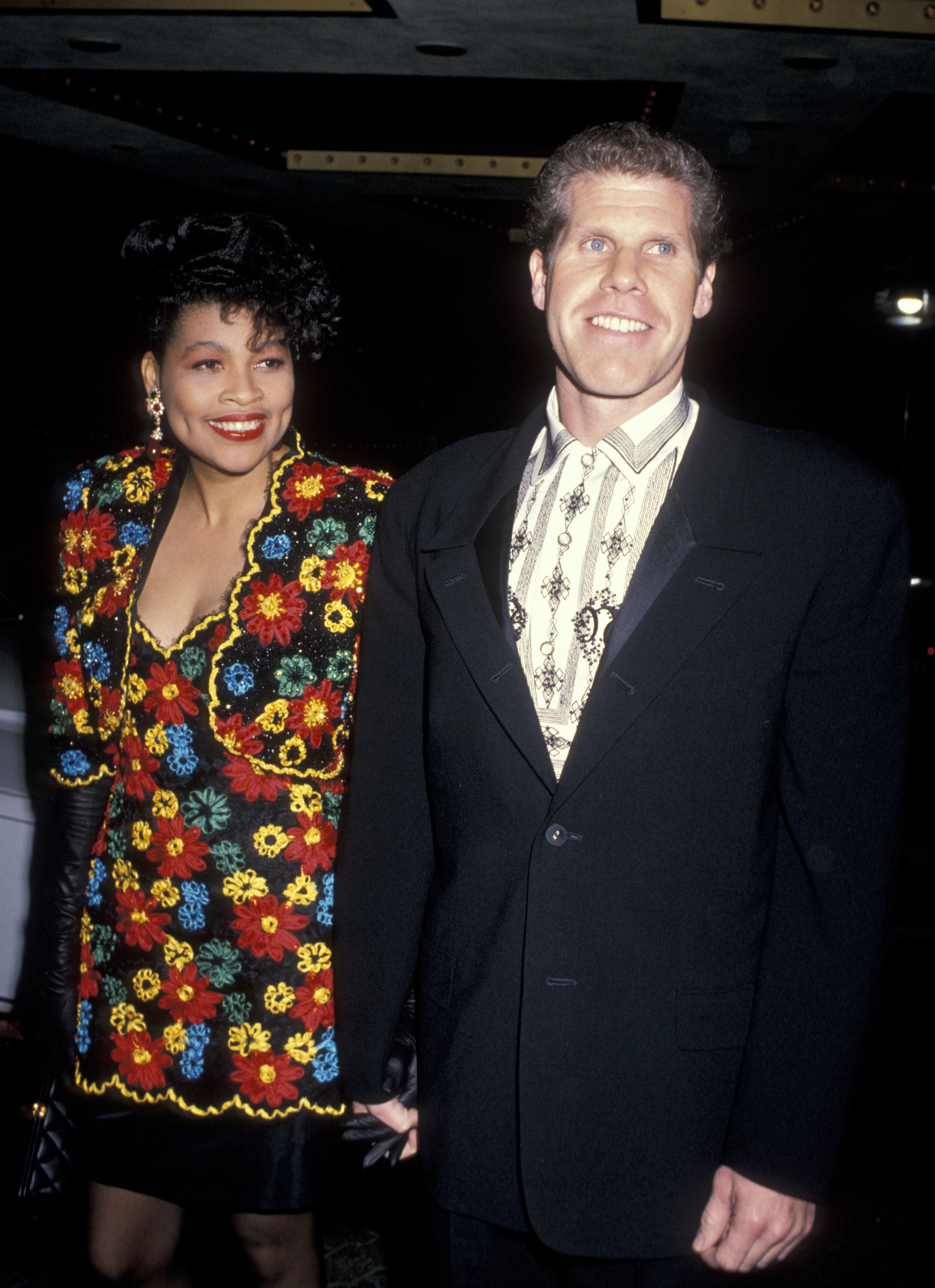 Opal Stone and Ron Perlman at the 46th Annual Golden Globe Awards on January 28, 1989, in Beverly Hills, California. | Source: Getty Images