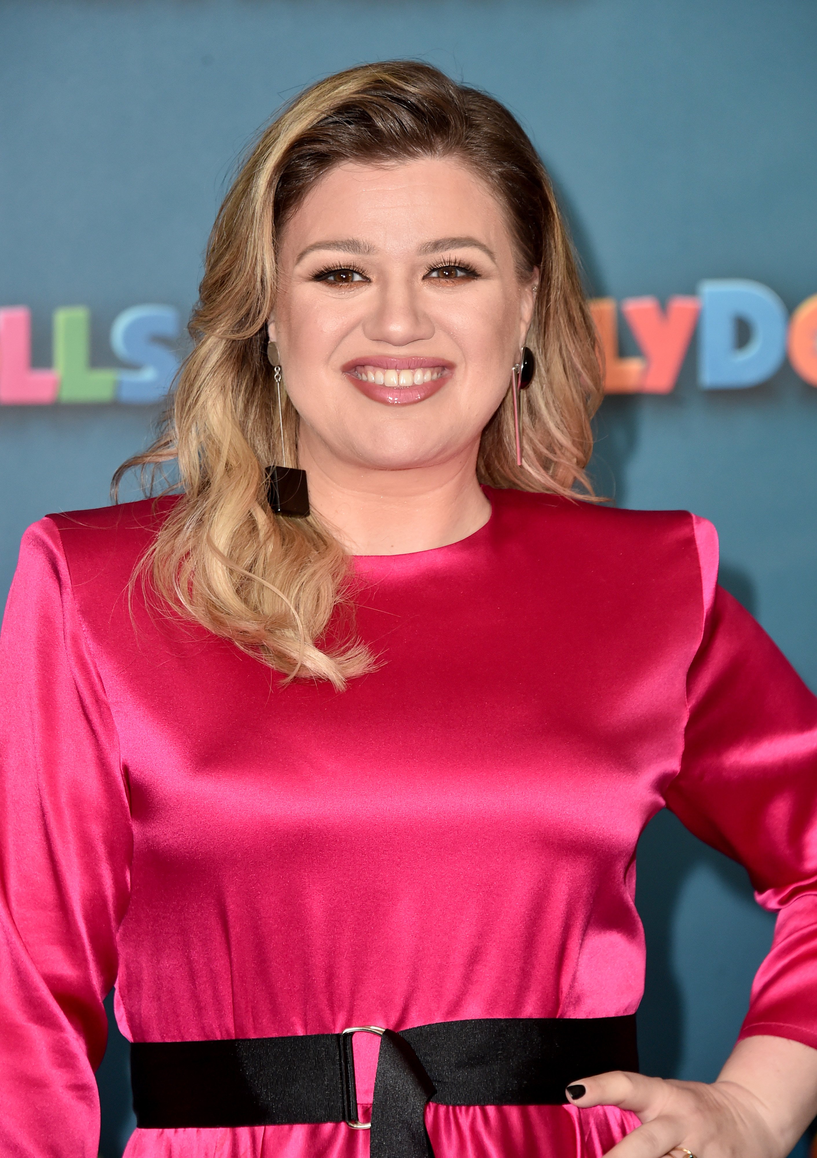 Kelly Clarkson attends "UglyDolls" photo call  on April 13, 2019, in Beverly Hills, California. | Source: Getty Images.