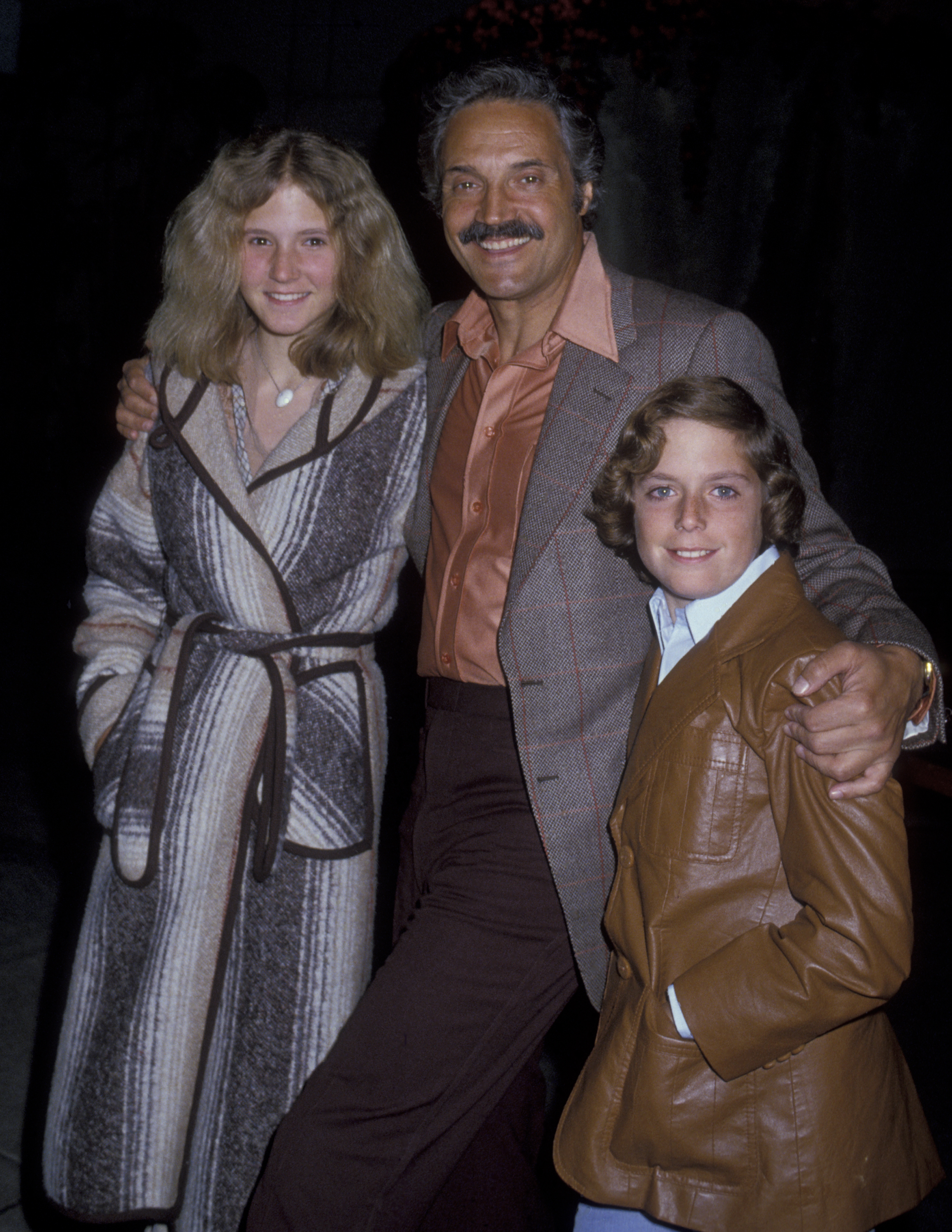 Frances Martin, Hal Linden, and their son, Ian Linden at the "Raoni" premiere on March 28, 1979. | Source: Getty Images