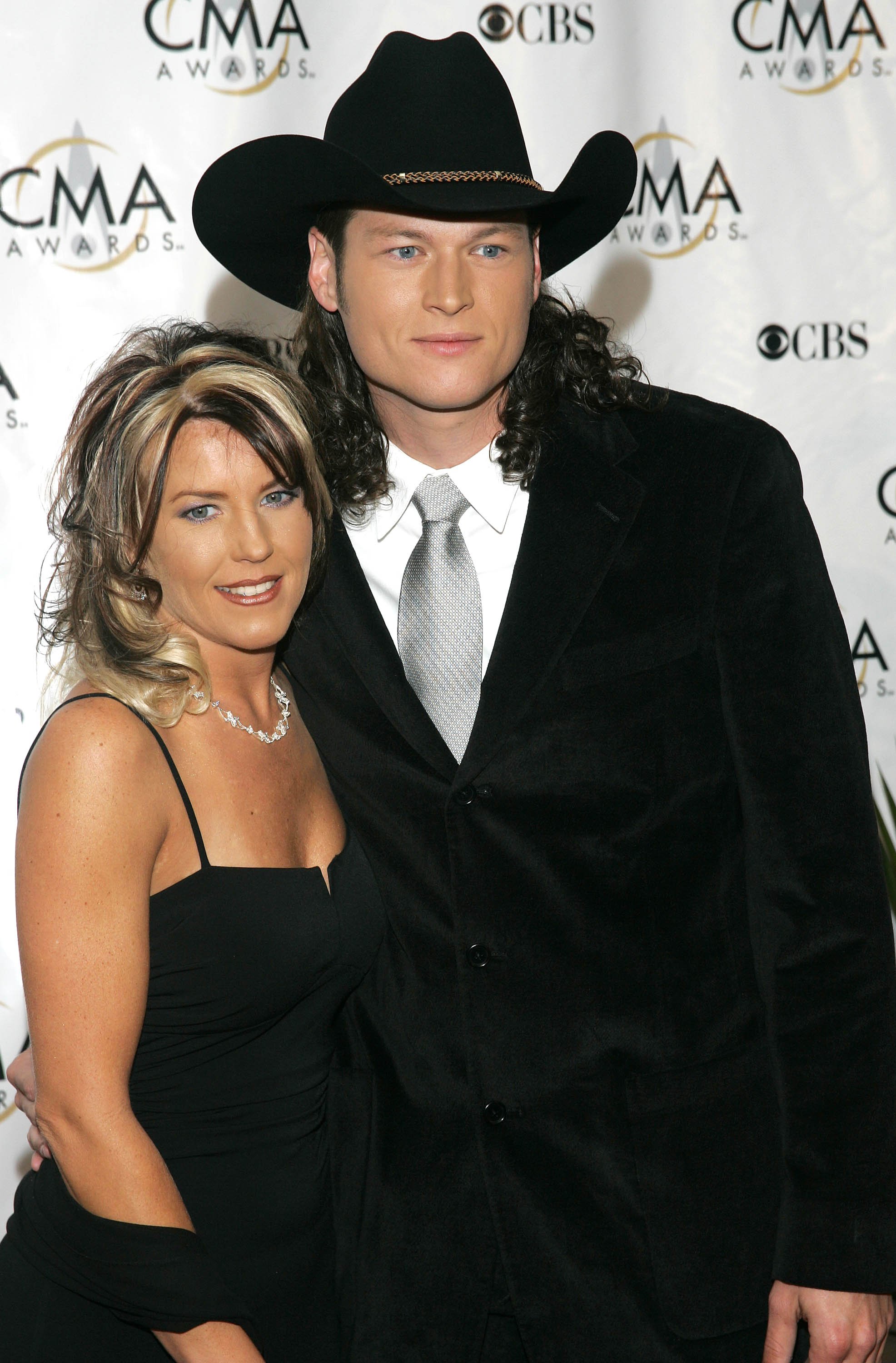 Blake Shelton and his wife Kaynette Shelton arrive at the 38th Annual CMA Awards at the Grand Ole Opry House November 9, 2004 in Nashville, Tennessee. | Source: Getty Images