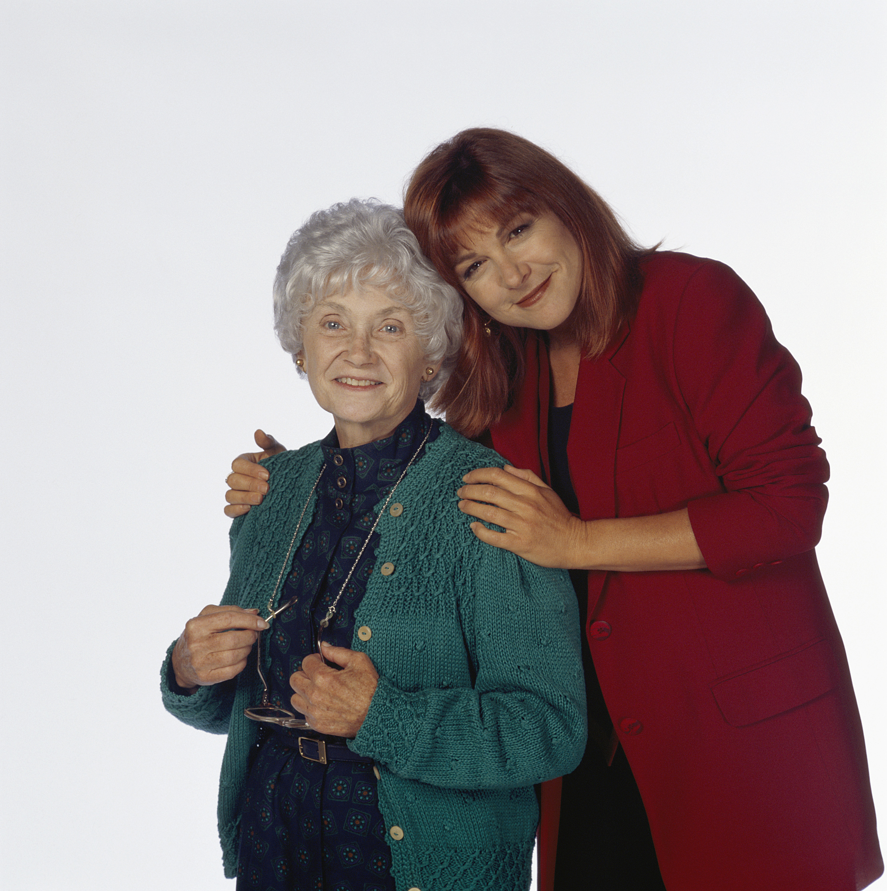 Estelle Getty and Dinah Manoff on the set of "Empty Nest," 2007 | Source: Getty Images
