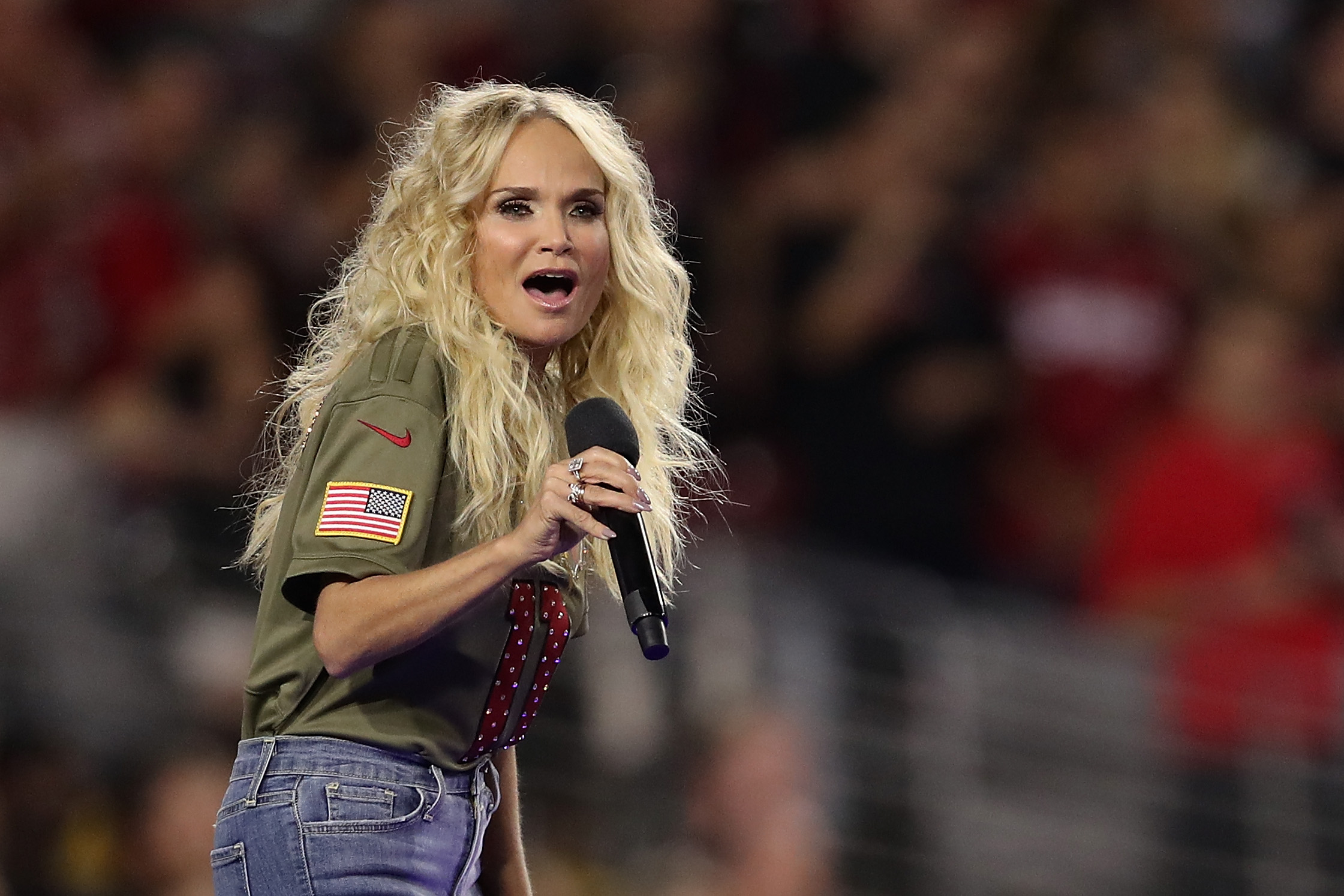 Kristin Chenoweth sings The National Anthem for the Thursday Night Football game between the Seattle Seahawks and Arizona Cardinals at University of Phoenix Stadium on November 9, 2017 in Glendale, Arizona | Source: Getty Images