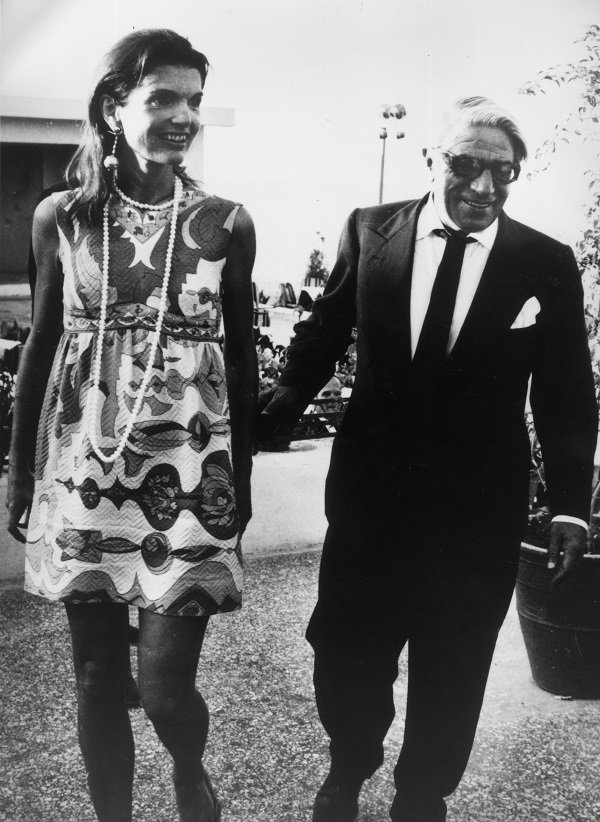 Jackie and Aristotle leaving an Athens nightclub on August 1, 1969 | Source: Getty Images Jackie and Aristotle leaving an Athens nightclub on August 1, 1969 | Source: Getty Images