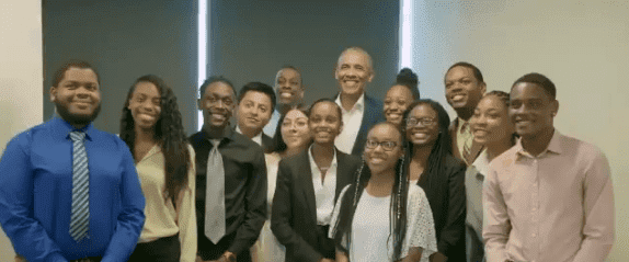 Former President Barack Obama posing with interns at Youth Job Corps program in Chicago on July 16, 2019 | Photo: Twitter/Barack Obama