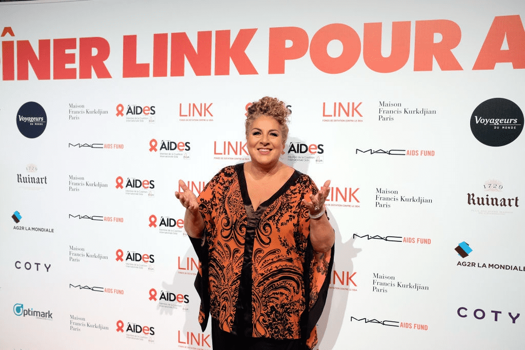 La chanteuse Marianne James participe au dîner de charité "Link for Aides" au Pavillon Cambon Capucines le 11 décembre 2017 à Paris, France. | Photo : Getty Images La chanteuse Marianne James participe au dîner de charité "Link for Aides" au Pavillon Cambon Capucines le 11 décembre 2017 à Paris, France. | Photo : Getty Images