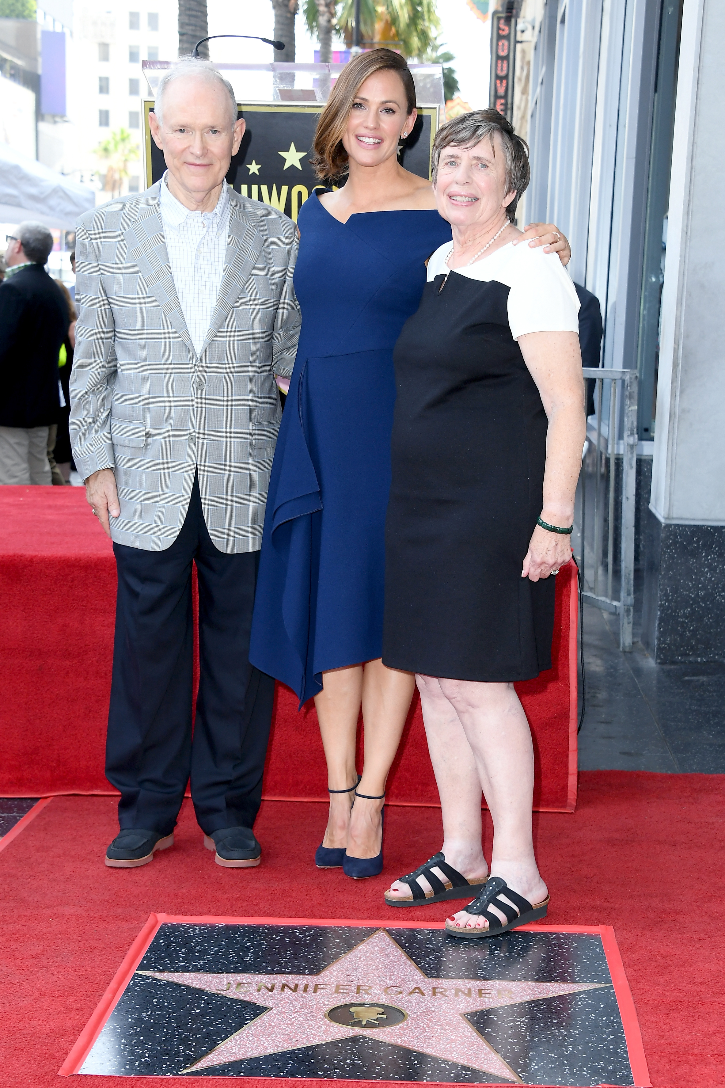 William, Jennifer and Patricia Garner at Jennifer Garner's Hollywood Walk of Fame star ceremony in Hollywood, California on August 20, 2018 | Source: Getty Images