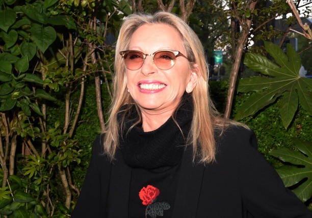 Véronique Sanson assiste aux Prix littéraires 'La Closerie Des Lilas' 2016 à La Closerie Des Lilas le 19 avril 2017 à Paris, France | Photo : Getty Images