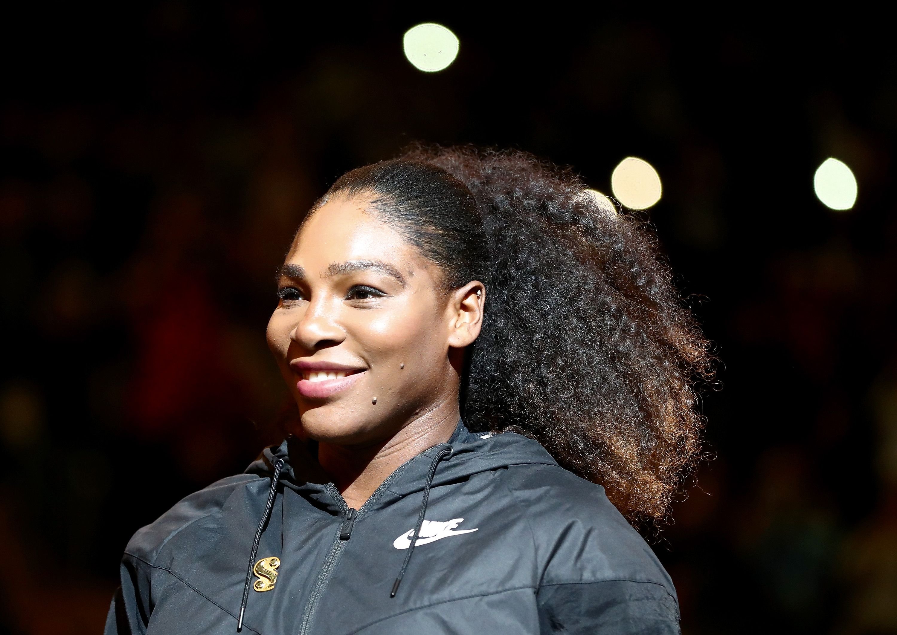 Tennis player Serena Williams walking into the arena as she is presented before the start of the Tie Break Tens at Madison Square Garden on the March 5, 2018 in New York. │Photo: Getty Images