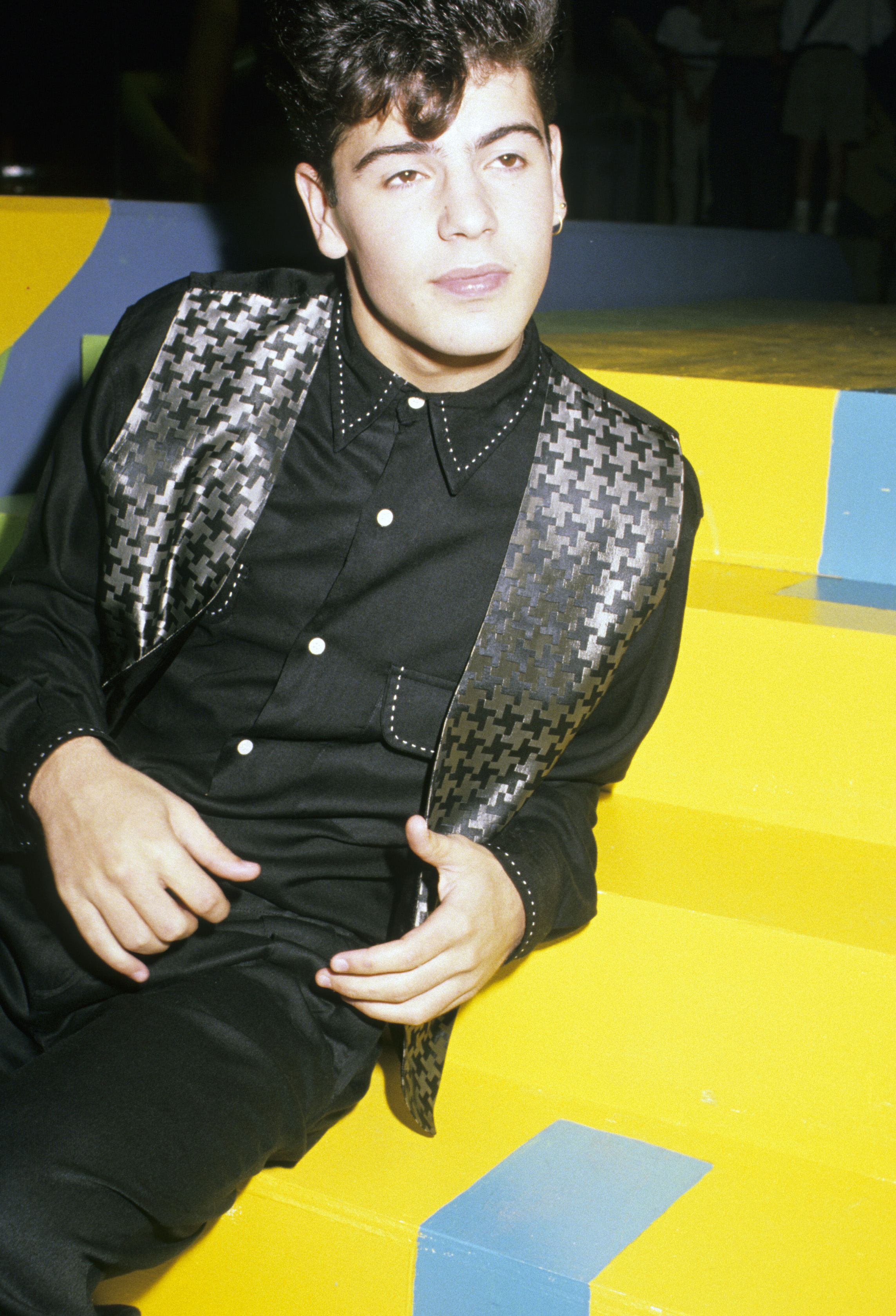 Jordan Knight in a candid photo circa 1989. | Source: Getty Images