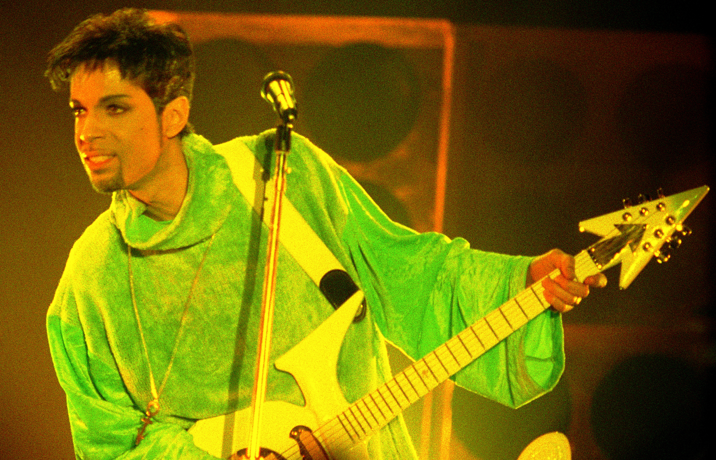Prince performs at Roseland, New York on January 11, 1997 | Source: Getty Images