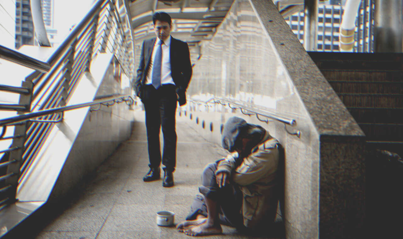 Rich guy and beggar | Source: Flickr