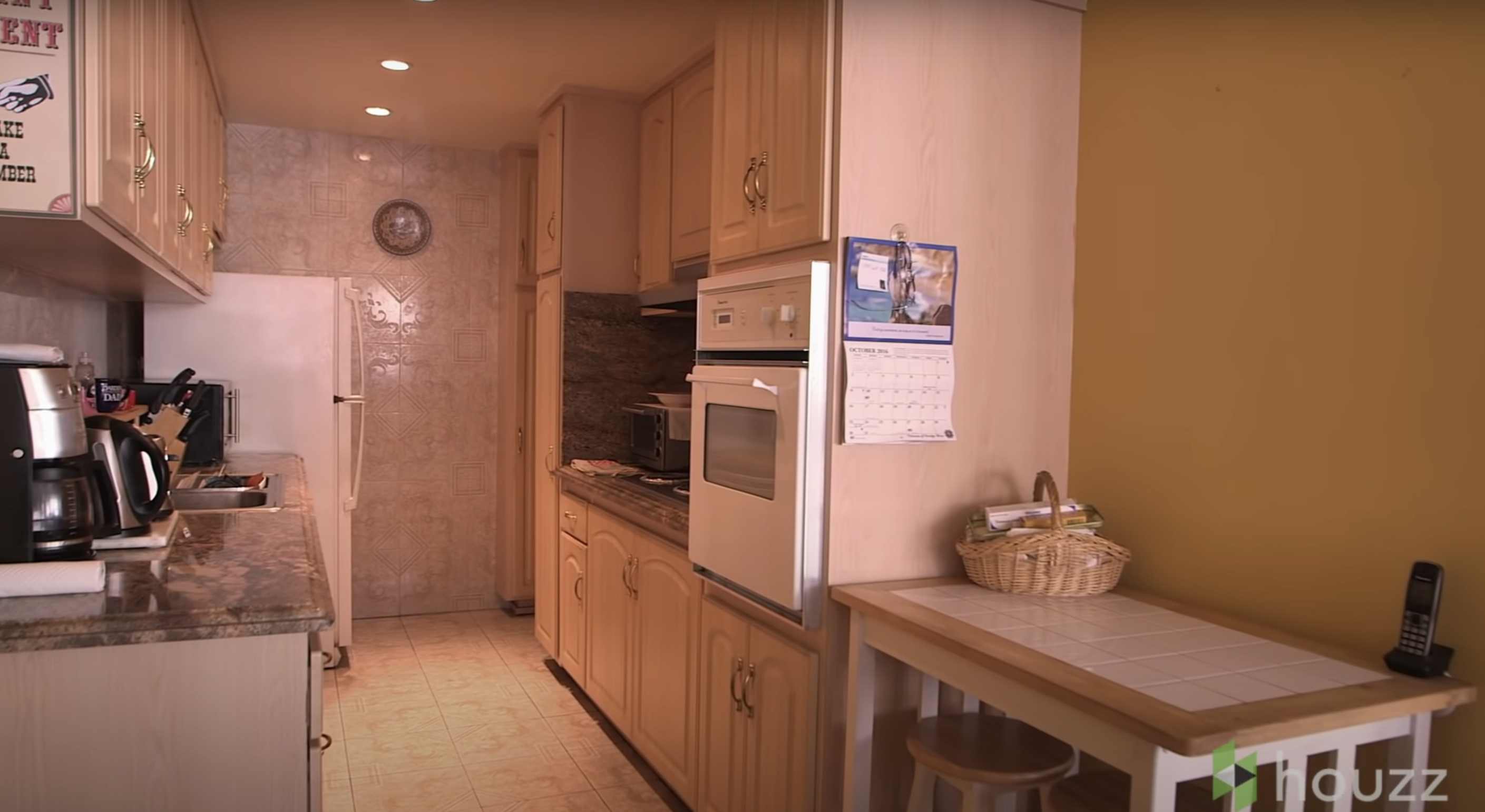 The kitchen area of Mila Kunis' parents' condo | Source: Youtube.com/HouzzTV