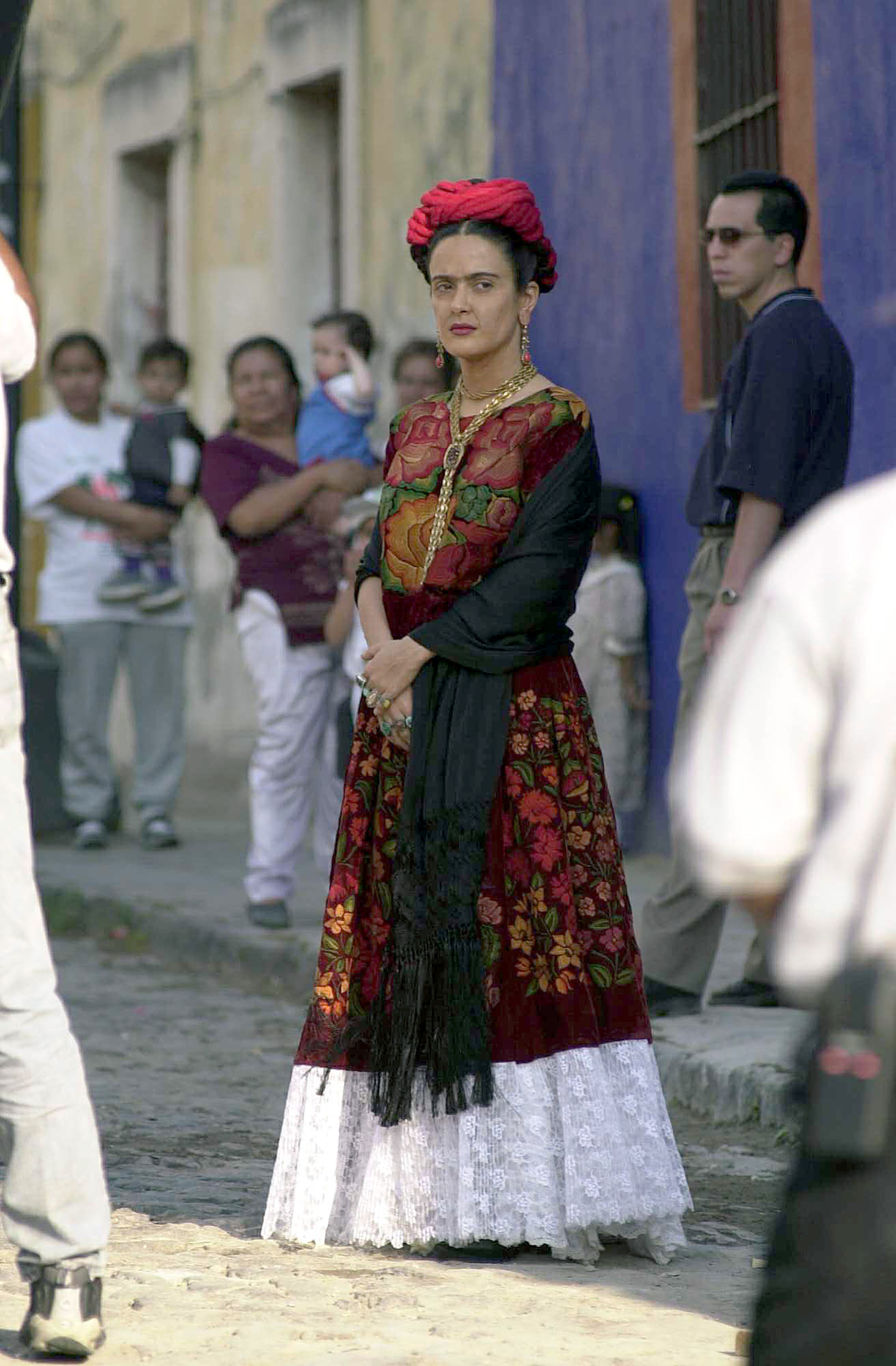 Salma Hayek performs in a scene on the set of "Frida" on April 12, 2001 in Puebla, Mexico | Source: Getty Images