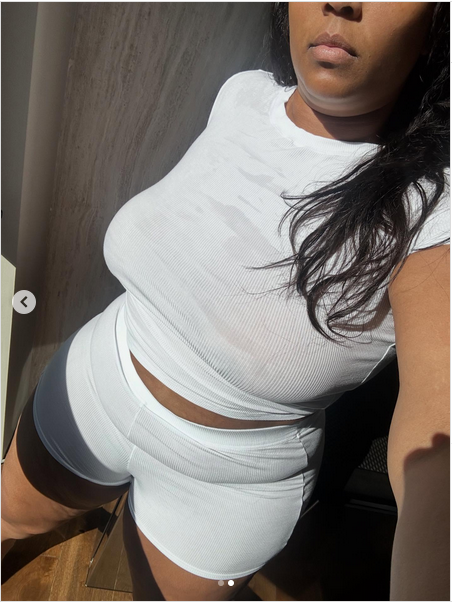 Lizzo, from a post dated November 23, 2025 | Source: Instagram/lizzobeeating