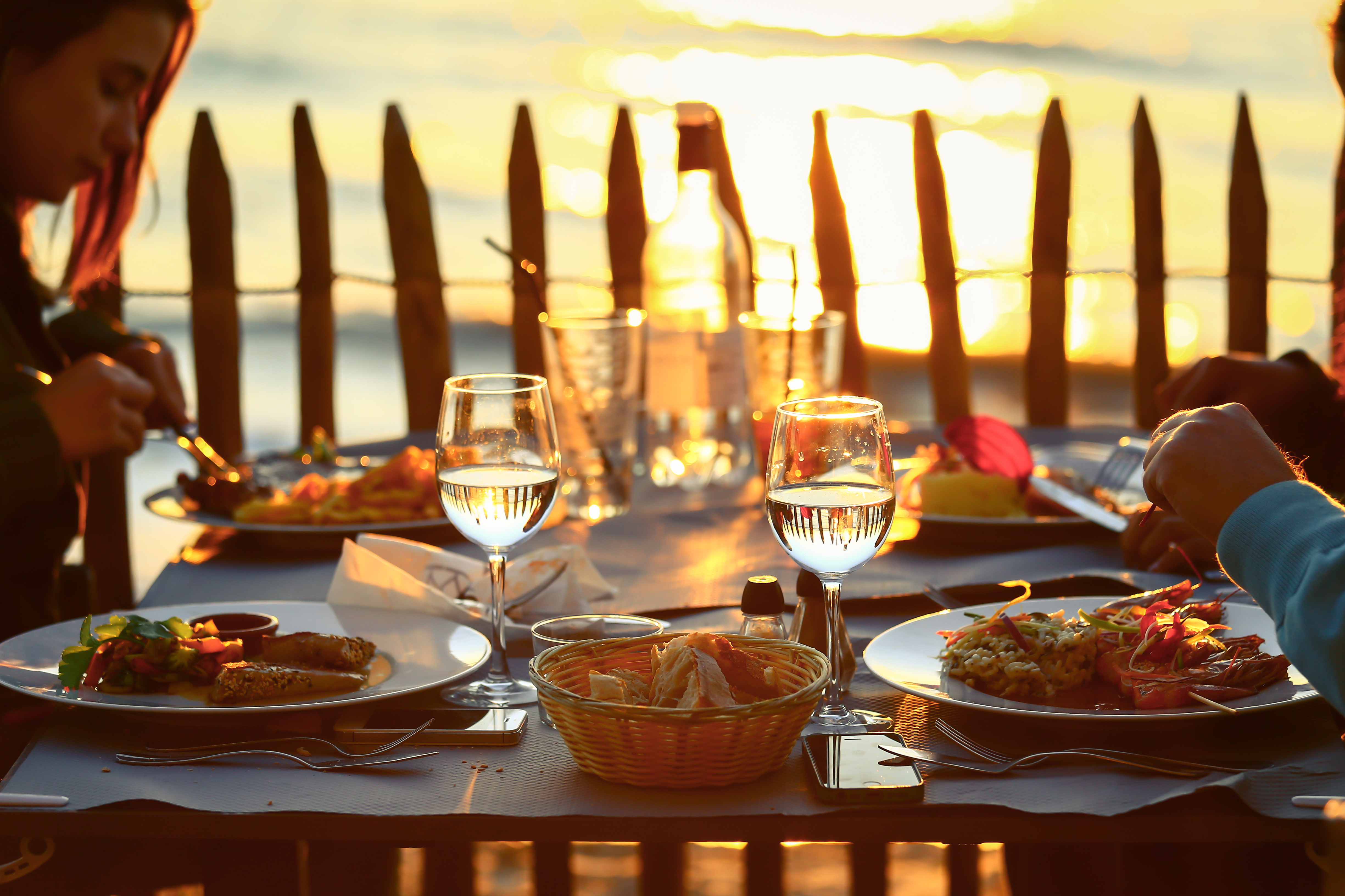 Dinner by the water | Source: Shutterstock