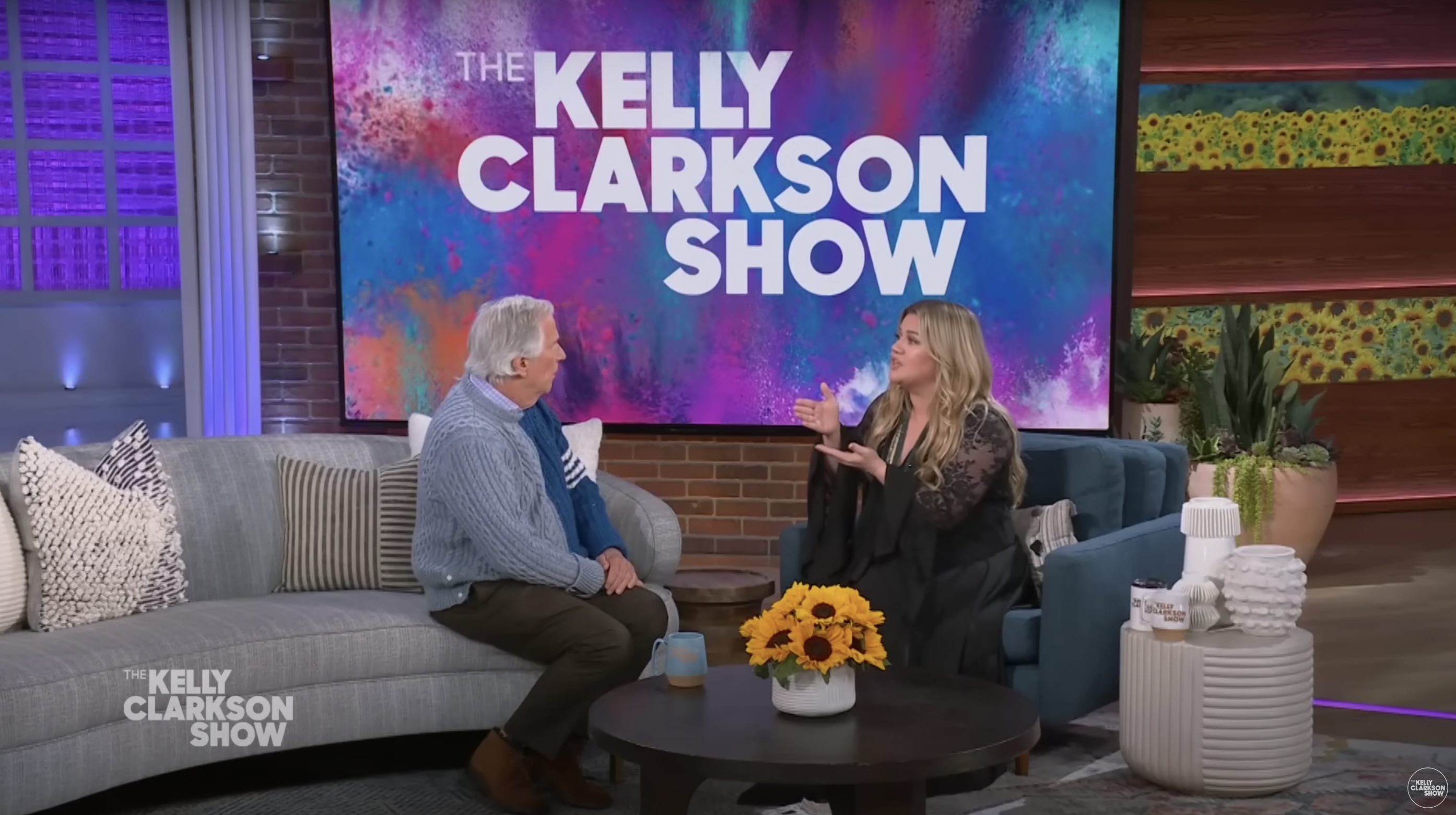 Henry Winkler on "The Kelly Clarkson Show" with host Kelly Clarkson on April 19, 2023 | Source: YouTube/The Kelly Clarkson Show