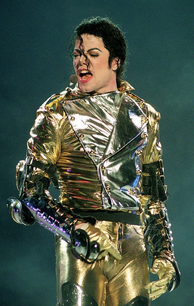 Michael Jackson performs on stage during is "HIStory" world tour concert at Ericsson Stadium, November 10, 1996 | Photo: Getty Images