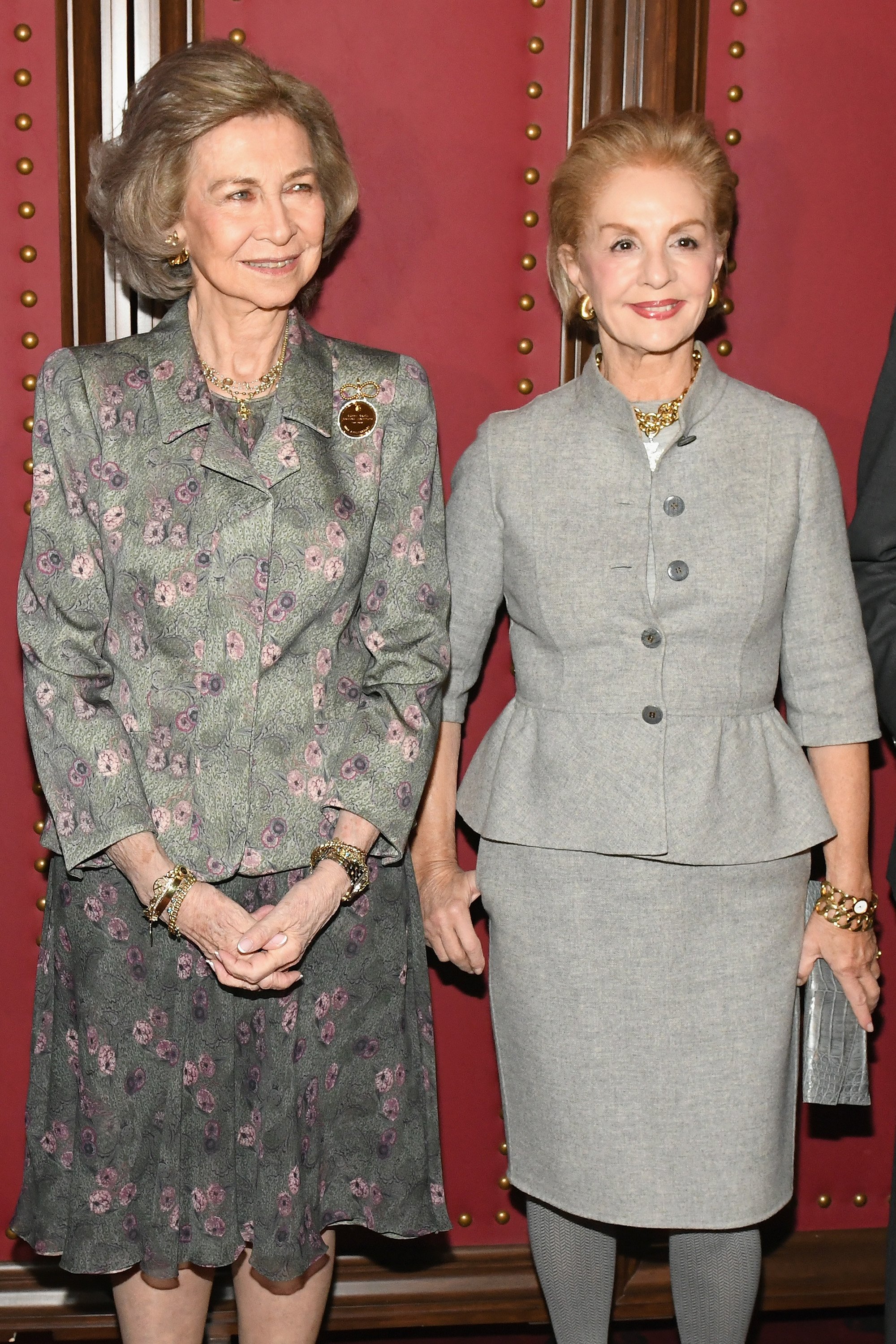 Reina Sofía de España y Carolina Herrera asisten a almuerzo de los Premios Sofia a la Excelencia, organizados por el Instituto Español Reina Sofía en el Club Metropolitan de Nueva York || Foto: Getty Images Reina Sofía de España y Carolina Herrera asisten a almuerzo de los Premios Sofia a la Excelencia, organizados por el Instituto Español Reina Sofía en el Club Metropolitan de Nueva York || Foto: Getty Images
