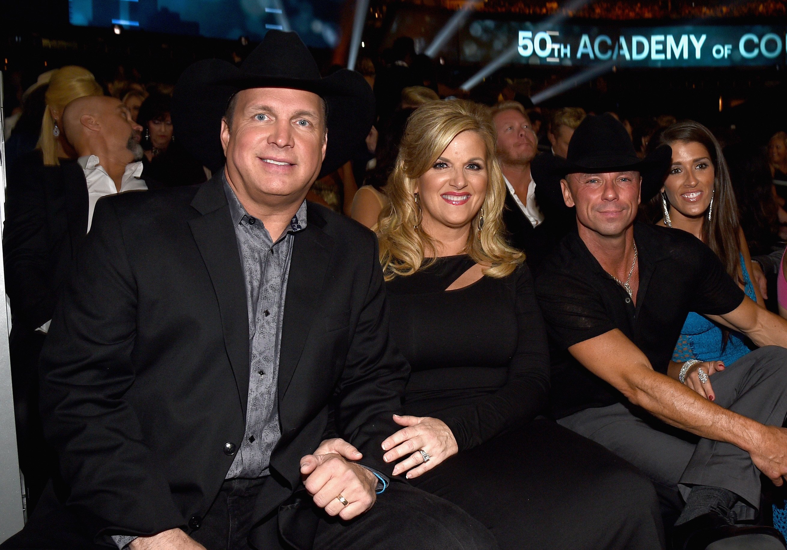 (L-R) Musical artists Garth Brooks, Trisha Yearwood, Kenny Chesney and Mary Nolan during the 50th Academy of Country Music Awards at AT&T Stadium on April 19, 2015, in Arlington, Texas. | Source: Getty Images 