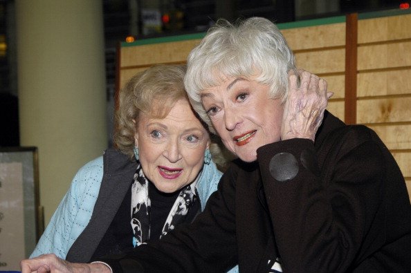 Betty White and Bea Arthur during The Golden Girls: Season 3 Signing | Source: Getty Images