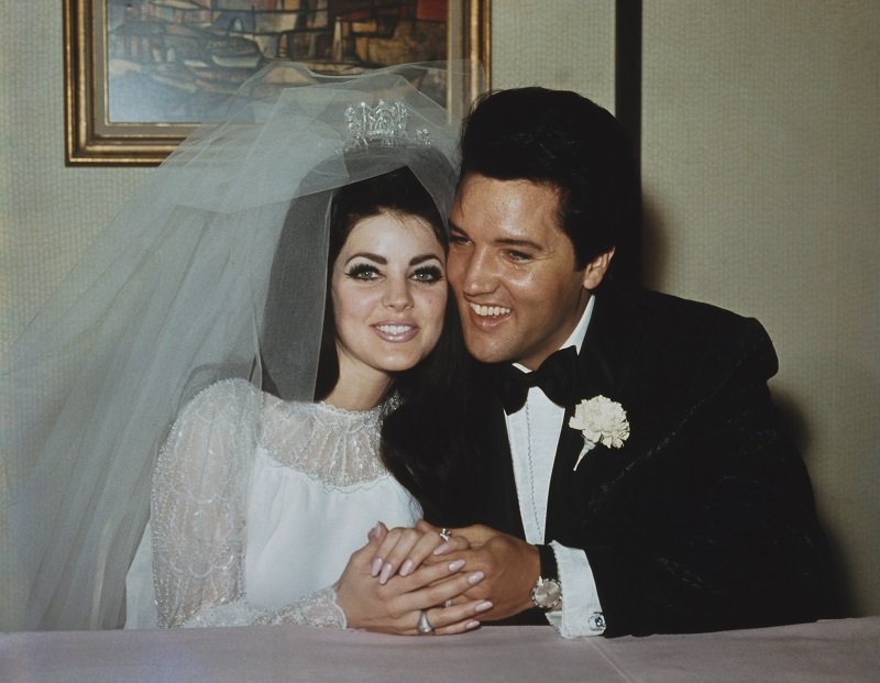 Elvis and Priscilla Presley during their wedding on May 1, 1967 in Las Vegas | Photo: Getty Images