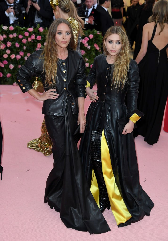 Ashley Olsen y Mary-Kate Olsen en el Museo Metropolitano de Arte el 6 de mayo de 2019 en la ciudad de Nueva York. | Foto: Getty Images