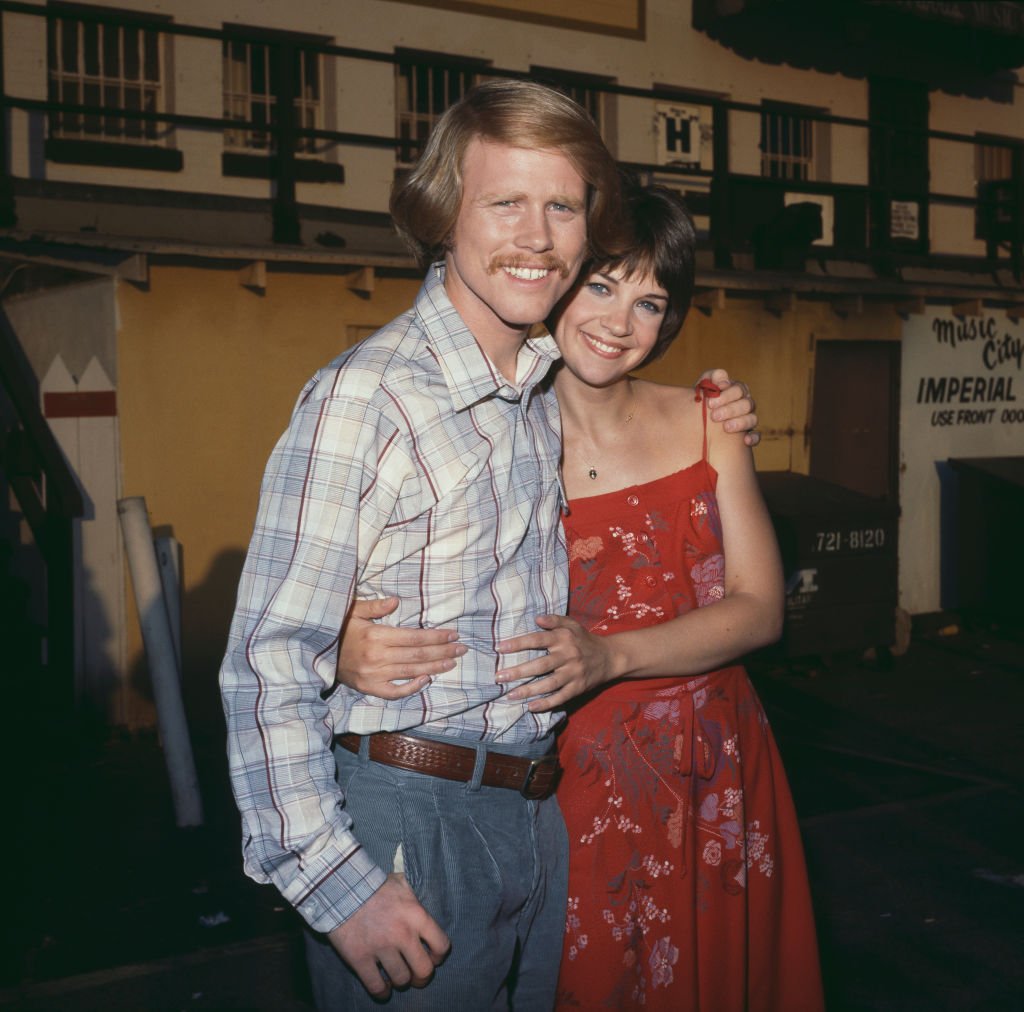 Ron Howard with actress Cindy Williams circa 1980. | Source: Getty Images