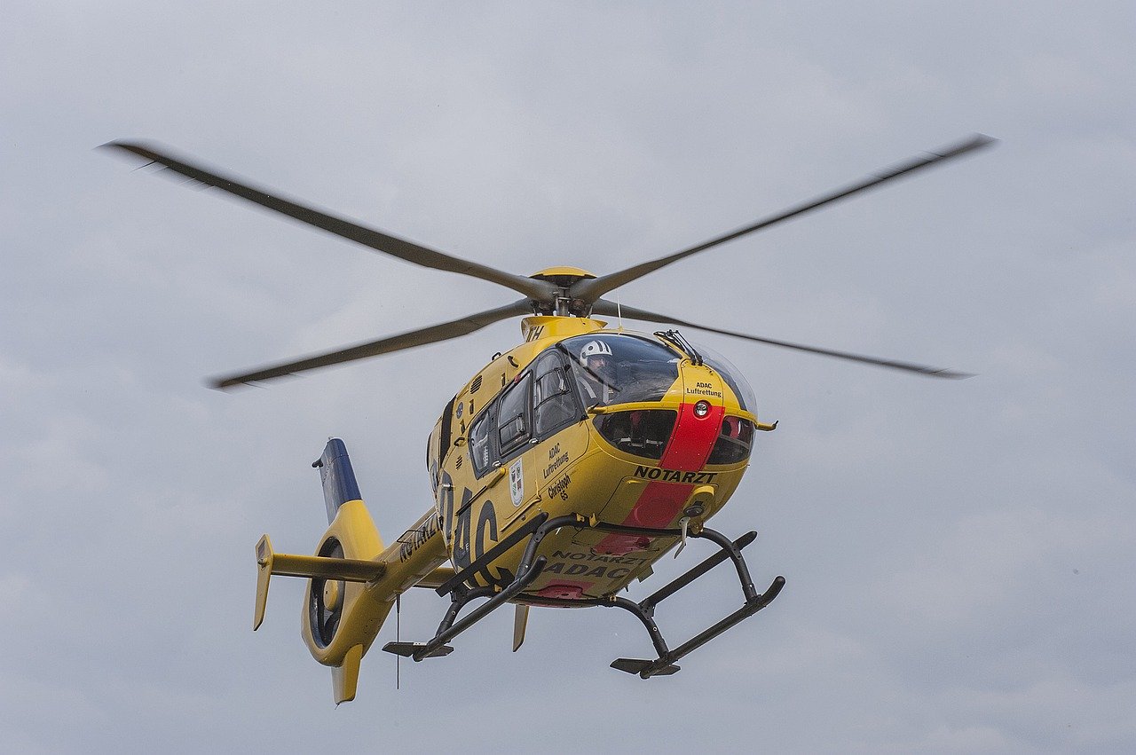Un hélicoptère de secours. | Photo : Pixabay